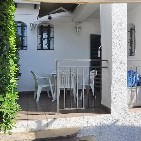 Roda Bruc, Casa Con Piscina Privada! *