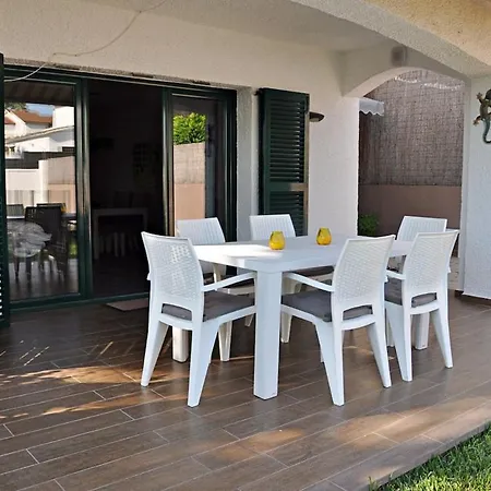 Roda Bruc, Casa Con Piscina Privada! Сasa de vacaciones