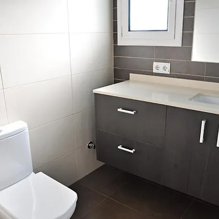 Roda Bruc, Casa Con Piscina Privada! Сasa de vacaciones