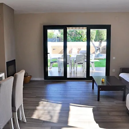 Сasa de vacaciones Roda Bruc, Casa Con Piscina Privada! Roda de Berà (Roda de Bará)