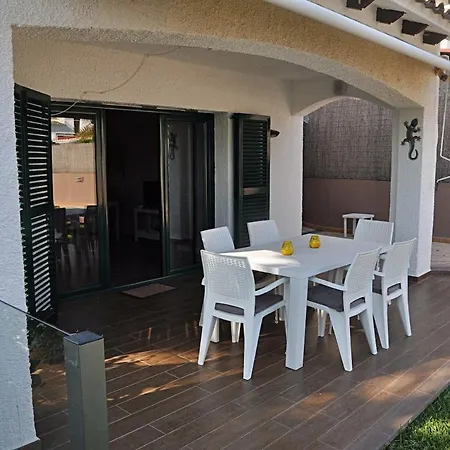 Holiday home Roda Bruc, Casa Con Piscina Privada!