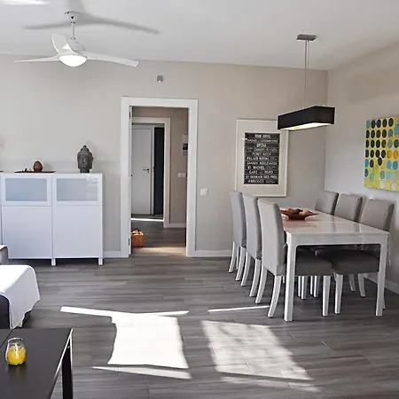 Сasa de vacaciones Roda Bruc, Casa Con Piscina Privada!