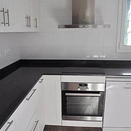 Roda Bruc, Casa Con Piscina Privada! Сasa de vacaciones